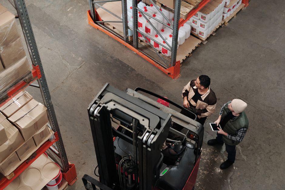 How robotics in material handling is transforming modern warehouses pexels photo 4483556